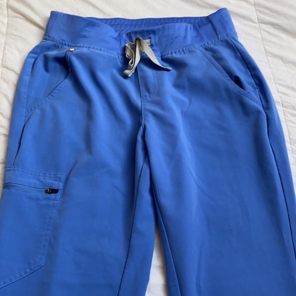 Figs Zamora “Ceil Blue” scrub joggers - Picture 2 of 5